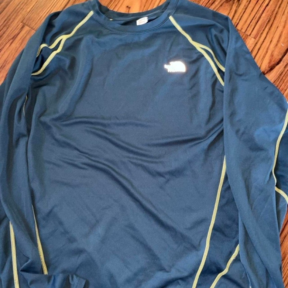 North Face Long Sleeve Blue with neon green stitching Size Men's L